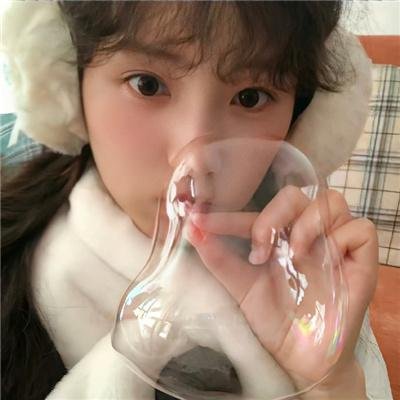 皮裘大衣女人